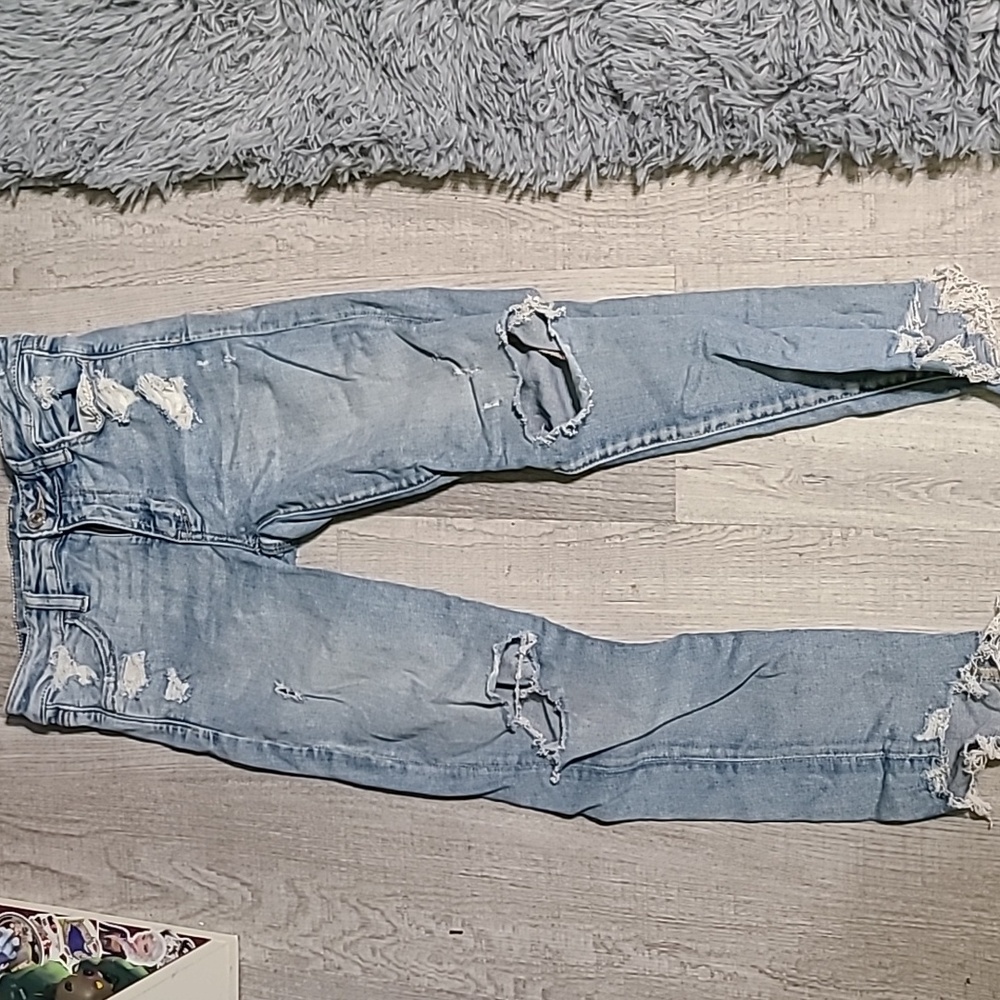 Hig rise cropped ripped jeans